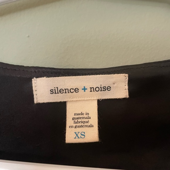 Satin UO wrap top - Picture 2 of 3